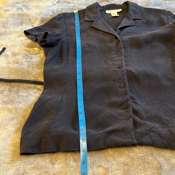 Jones New York navy silk blouse - Picture 6 of 7